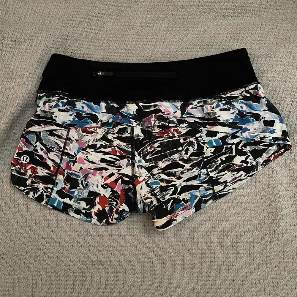 Lululemon size 2 speed up 2.5 inches